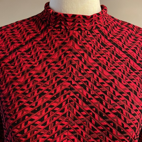 London Times chevron sheath stretch textured dress. Half sleeve mock neck sz 10 - Picture 4 of 12